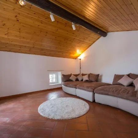 Sleeps 7 度假居