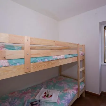 Sleeps 7 * Acquaseria