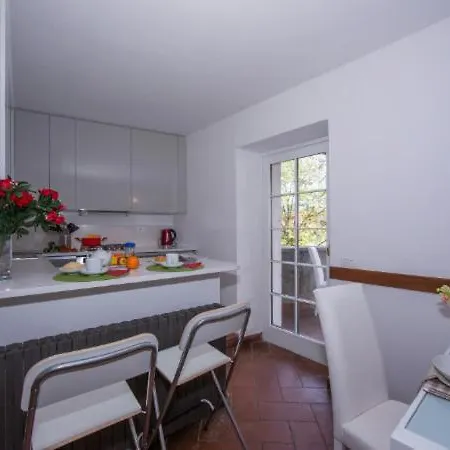 Sleeps 7 度假居